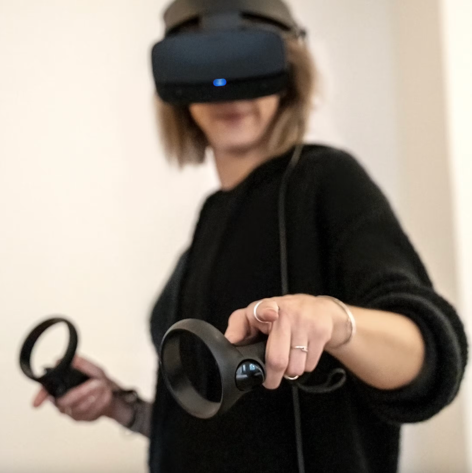 Portrait of Myriam with VR headset